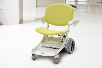 Patiententransportstuhl mit elektrischem Rad von ez-Wheel AWD® 160.