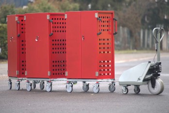 Puller/pusher equipped with ez-Wheel® 300M series electric wheel