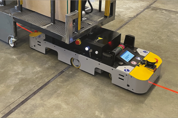 Small footprint allows to develop low profile robots to carry any type of shelves.